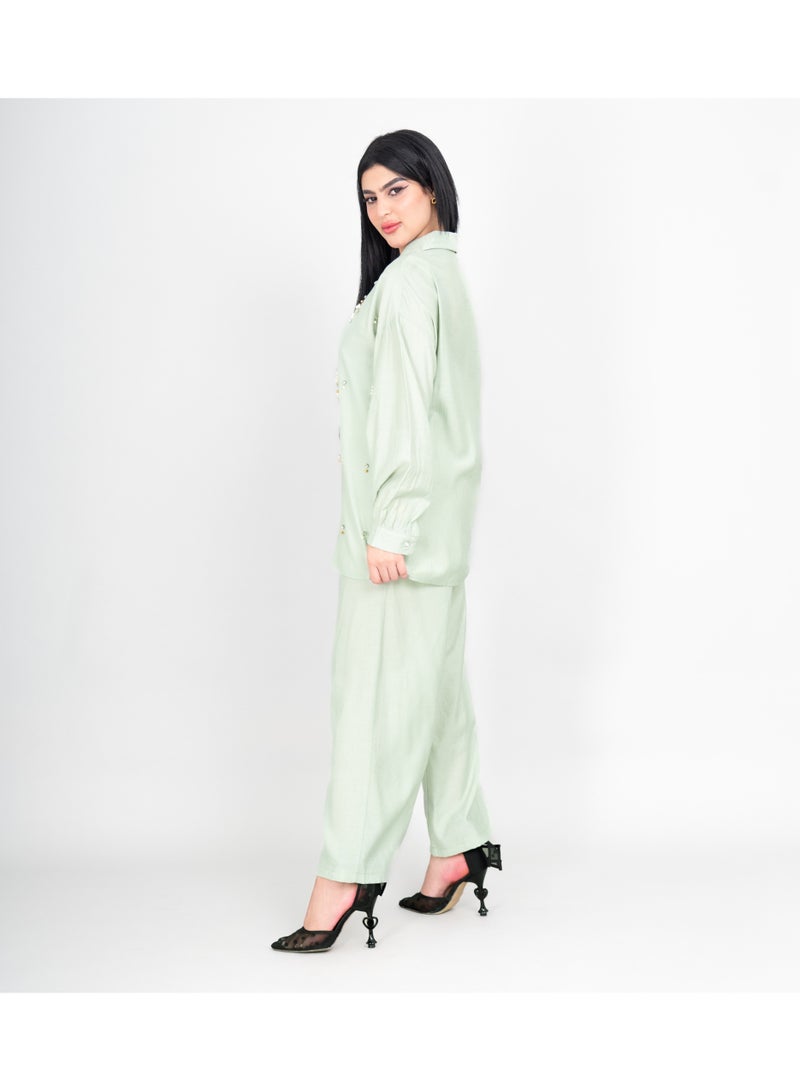 اكسا طقم عصري قطعتين بلوزة وبنطلون بتفاصيل كريستال أخضر - Image 3