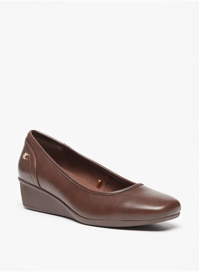 لو كونفورت Solid Slip-On Shoes with Wedge Heels