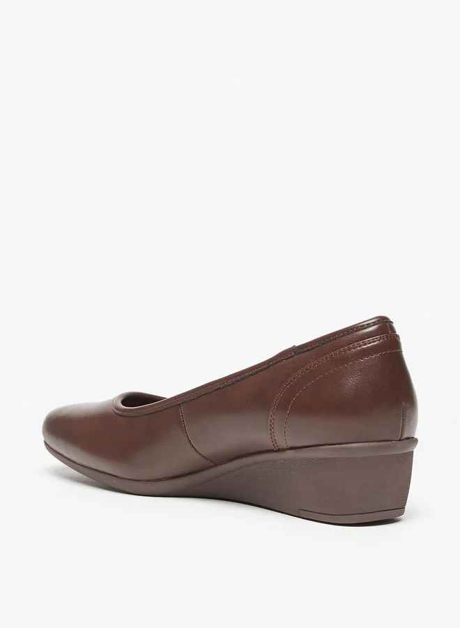 لو كونفورت Solid Slip-On Shoes with Wedge Heels