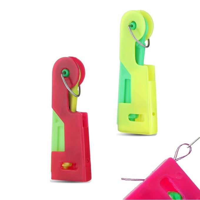 2 PIECES NEEDLE THREADER PLASTIC HAND SEWING NEEDLES DIY THREADING TOOL NEEDLE THREADERS FOR HAND SEWINGCOLOR RANDOM