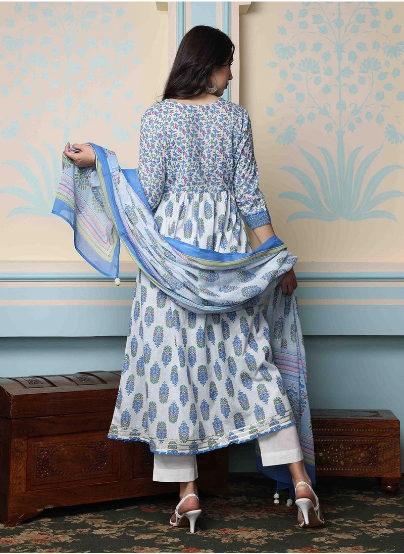 آي شين Blue Kurta Set Straight Fit 3/4 Sleeve Sleeve made from Cotton featuring Self Design design and Round Neck neckline - Perfect for Ethinic!