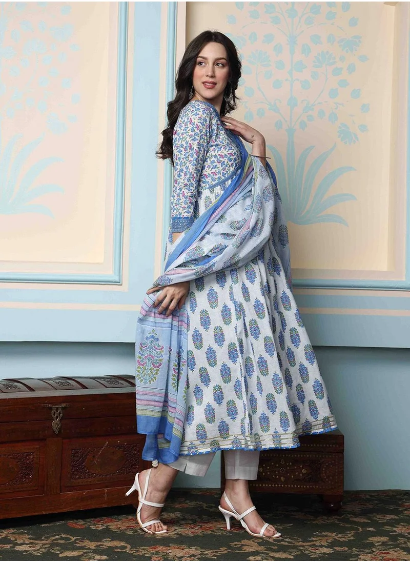 آي شين Blue Kurta Set Straight Fit 3/4 Sleeve Sleeve made from Cotton featuring Self Design design and Round Neck neckline - Perfect for Ethinic!