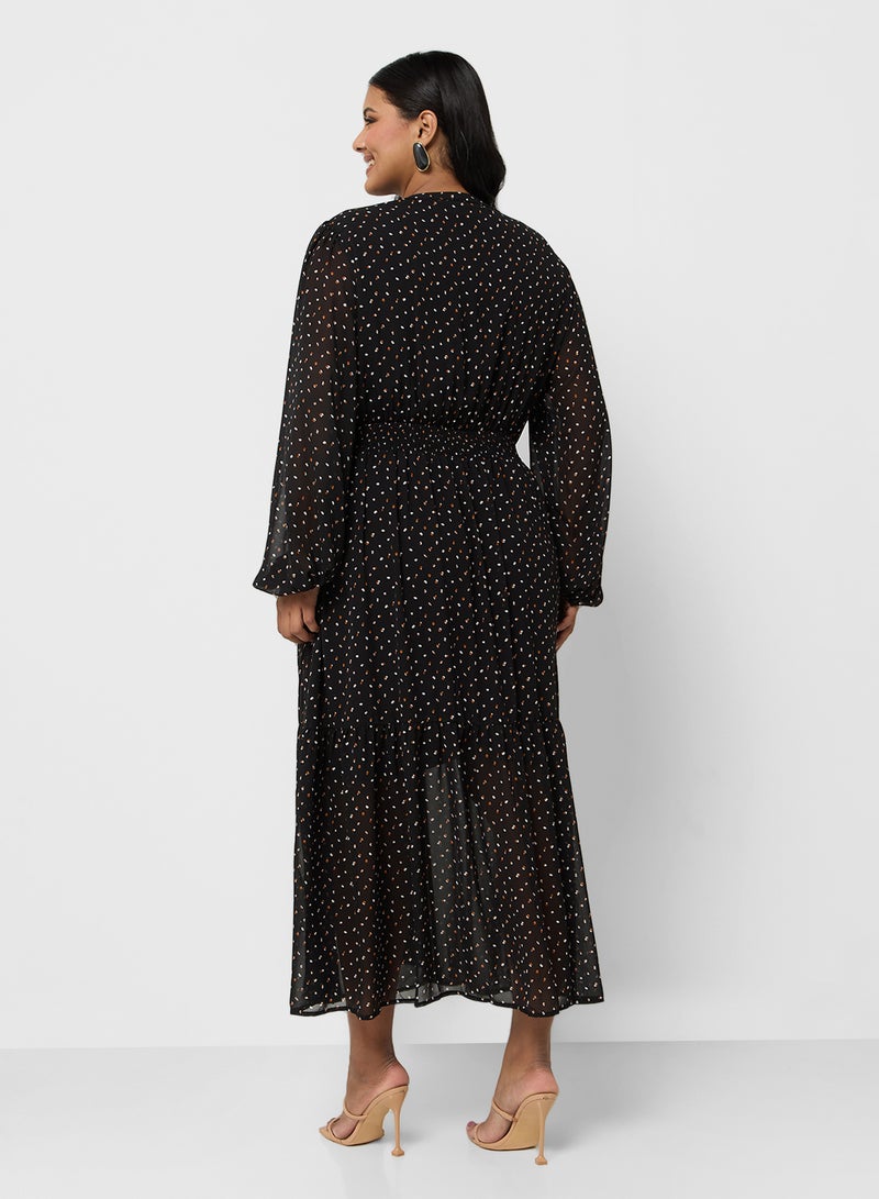 ايلا بلس فستان ميدي مطرز بالحرير - Image 2