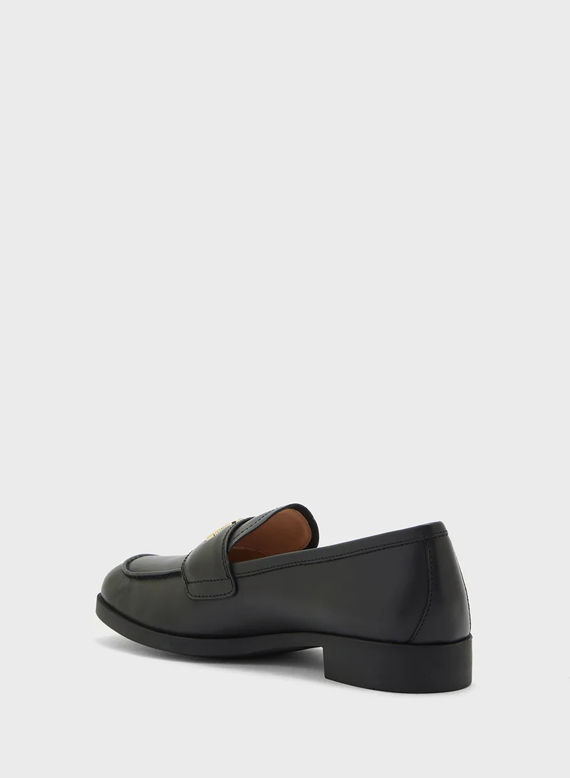 لوف موسكينو Close Toe Moccasins