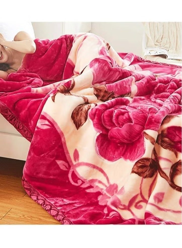 Heavy winter blanket measuring 240 cm by 200 cm and weighing 3 kg. This blanket features a double-layer design with ultra-soft fabric made from high-quality materials.