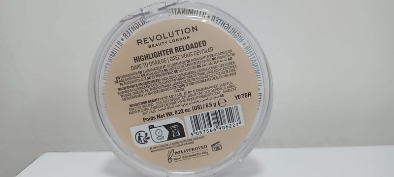 Revolution Reloaded Talc-Free Powder Highlighter – Dare to Divulge - Image 4