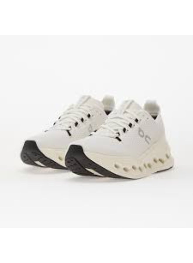 On CLOUDSURFER MAX running shoes in white - Image 2