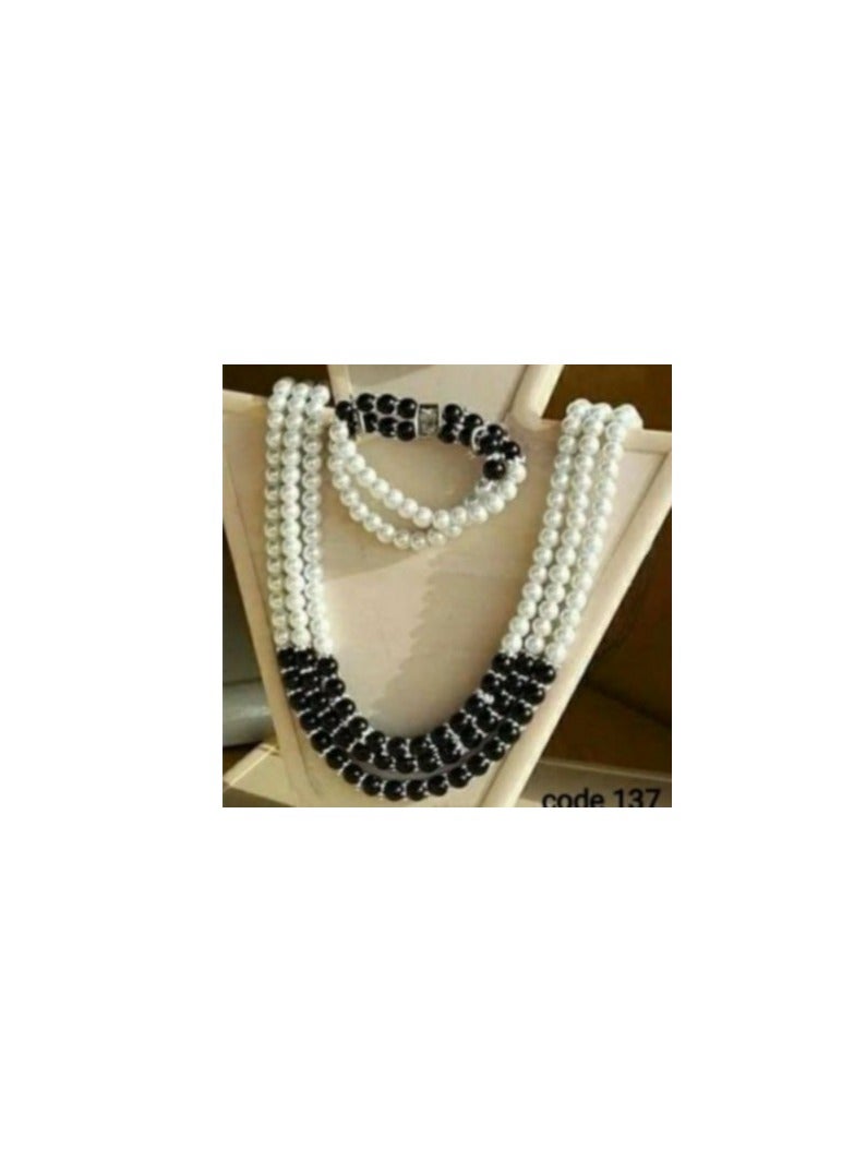 اكسوارات ار ايه طقم عقد, اسورة من الؤلؤ الاسود و الاوف وايت 3 صفوف  - Image 1