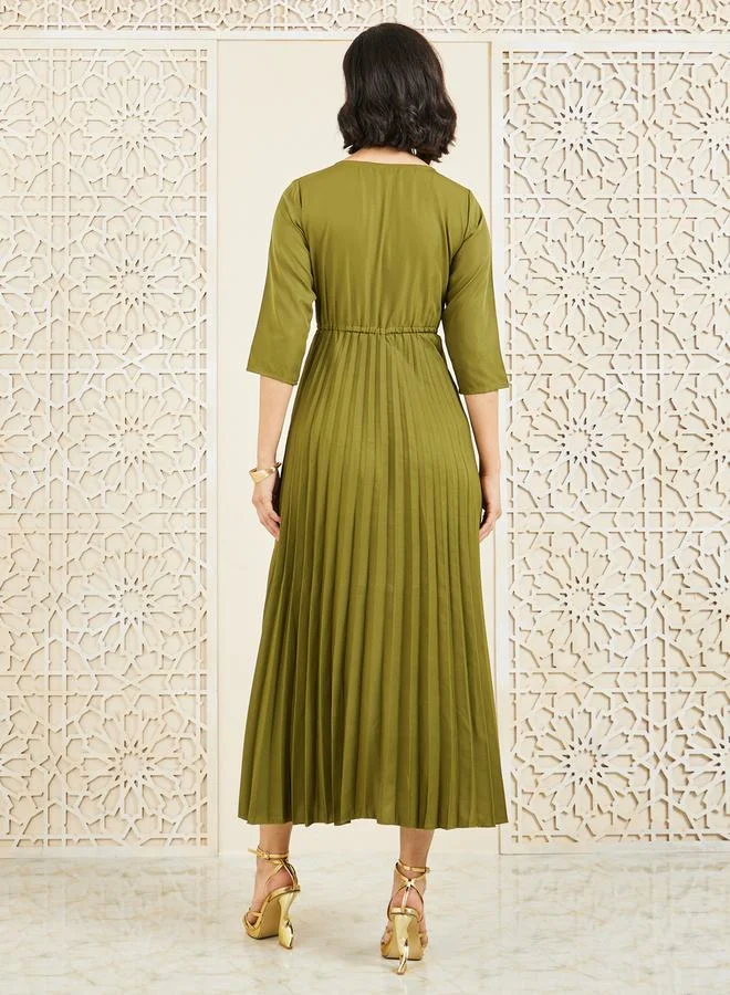 Styli Accordion Pleated A-line Maxi Dress