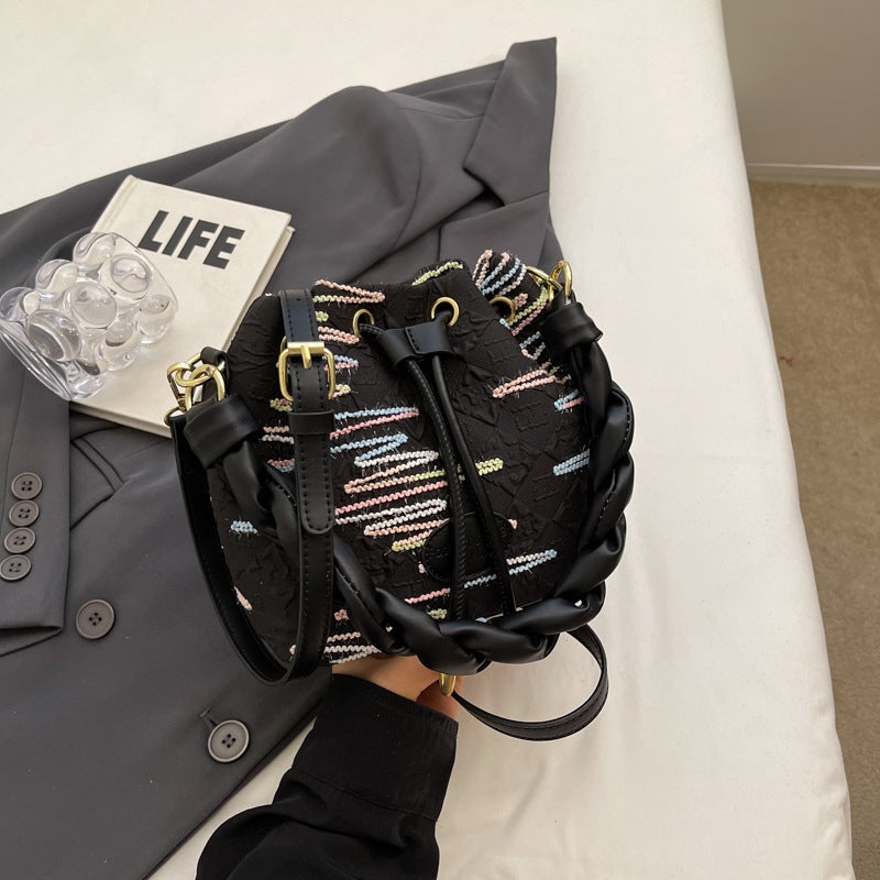 Casual Versatile Ins Nylon Cloth Bag Women'S Arrival Popular Popular Crossbody Bag Fashionable Super Fire Bucket Bag - Image 5