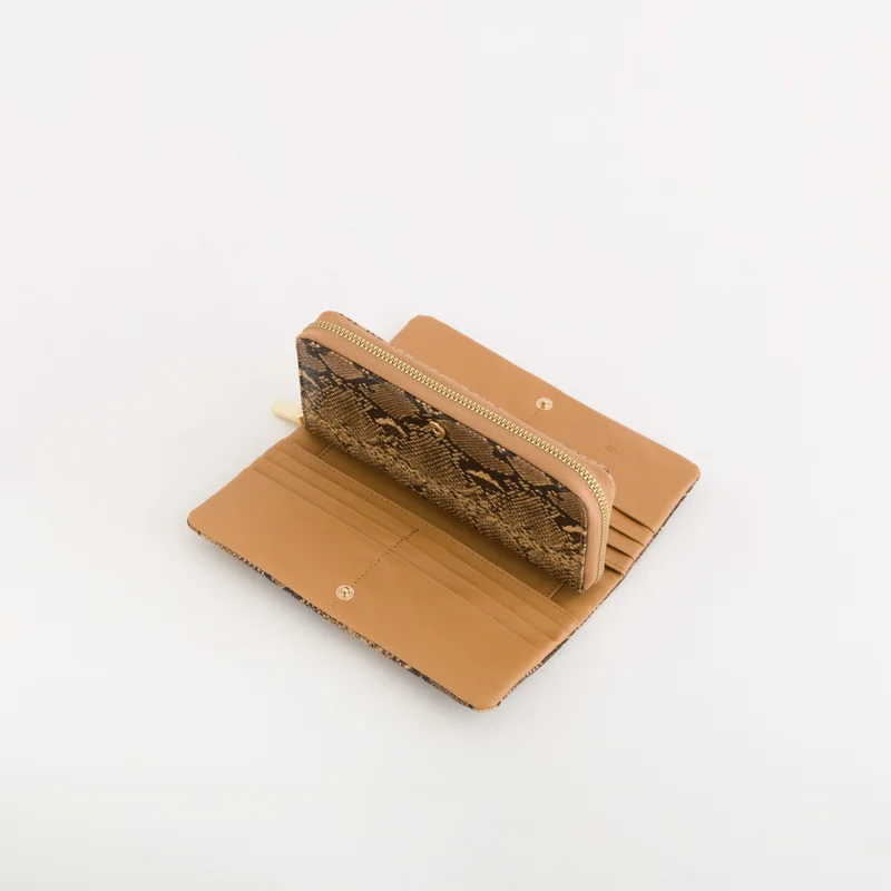 كاربيزا Women's Large Wallet - Berenice Wallet V1