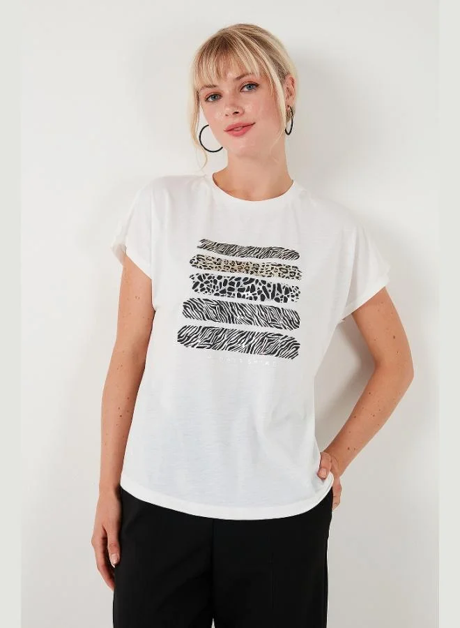 ليلا تيشيرت نسائي ليلا مطبوع بياقة دائرية وقصة عادية