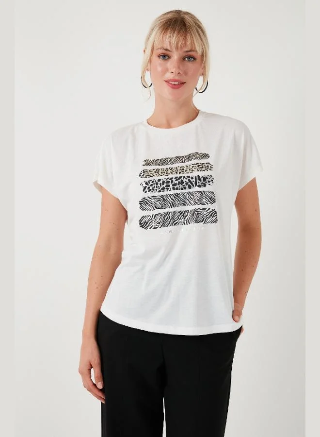 ليلا تيشيرت نسائي ليلا مطبوع بياقة دائرية وقصة عادية