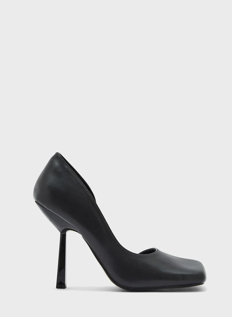 Ginger Cutout Side Square Toe Pump