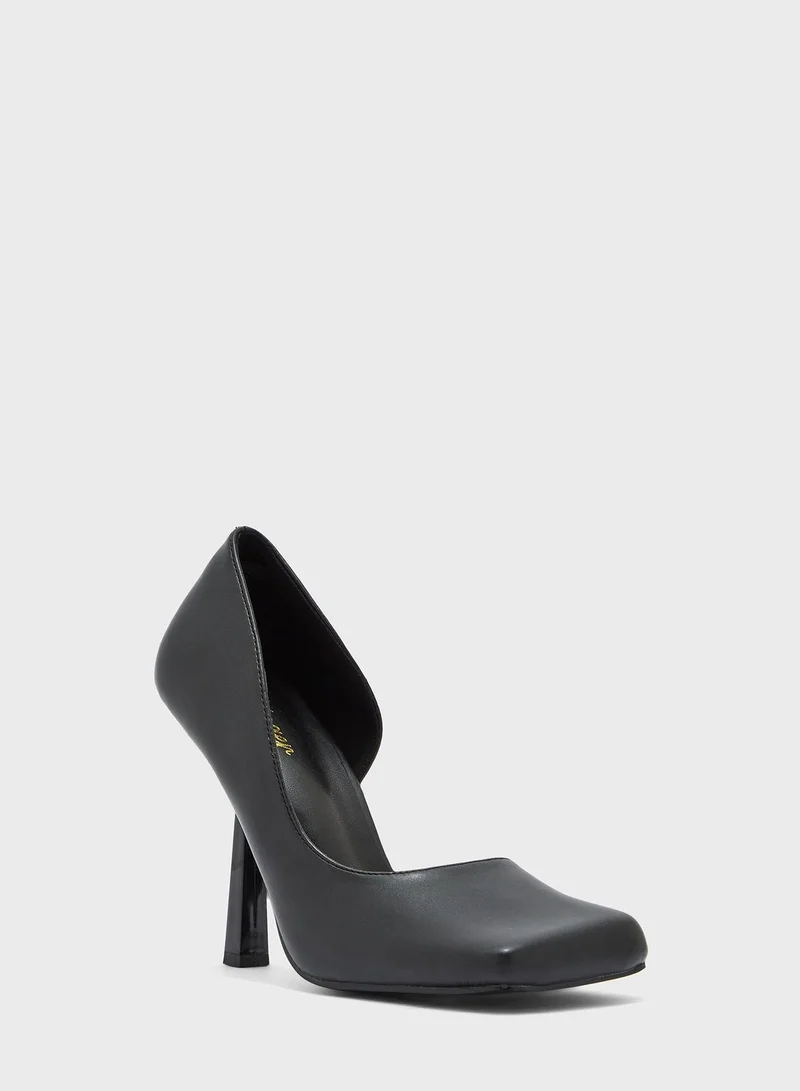 Ginger Cutout Side Square Toe Pump
