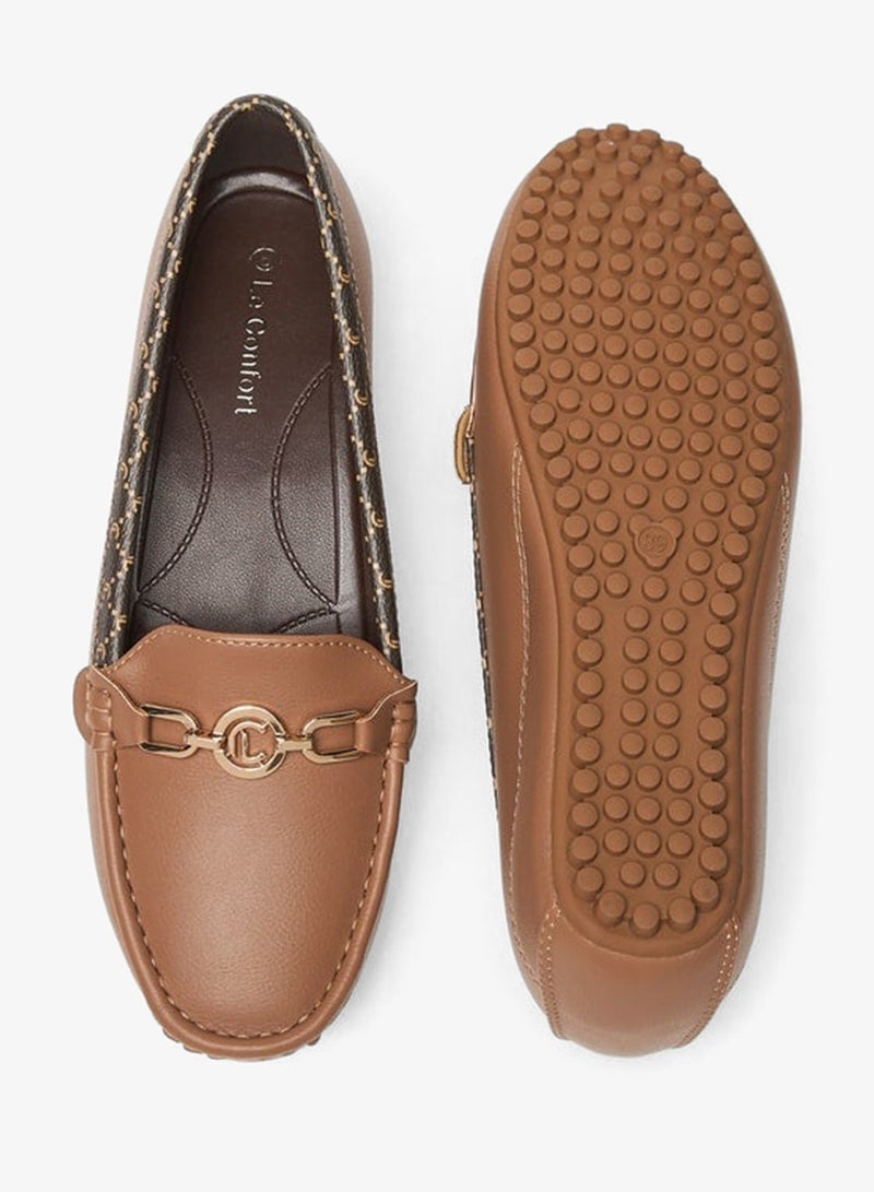 Le Confort Women's Metal Accent Slip-On Loafers with Wedge Heels - Image 4