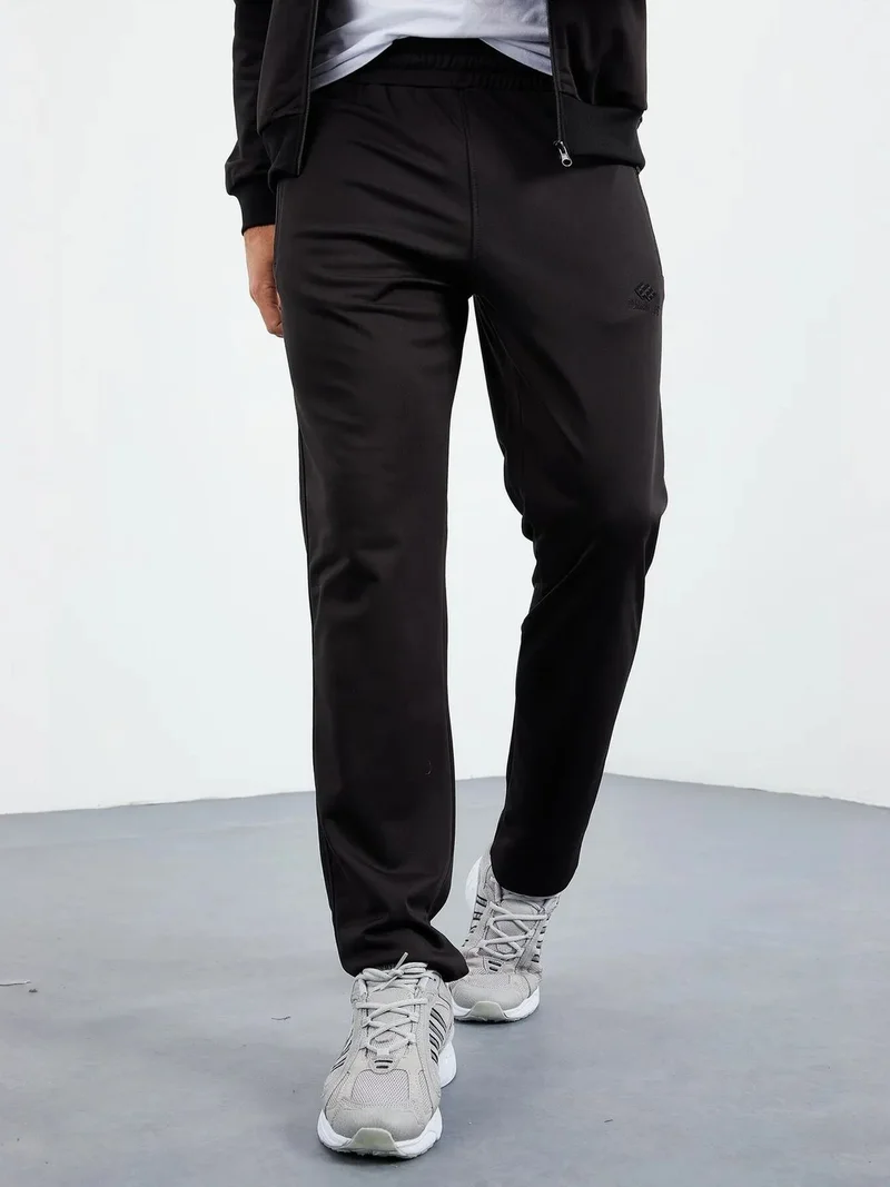 تومي لايف TOMMY Men's Scuba Knit Active Set With Zipper Collar