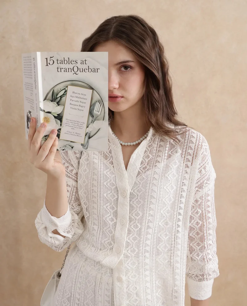 Rareism Rareism Women Jancodam-T White 100% Cotton Fabric Cuffed Sleeve V-Neck Relaxed Fit Plain Shirt
