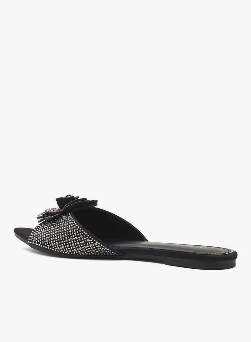 Khizana Flat Sandals