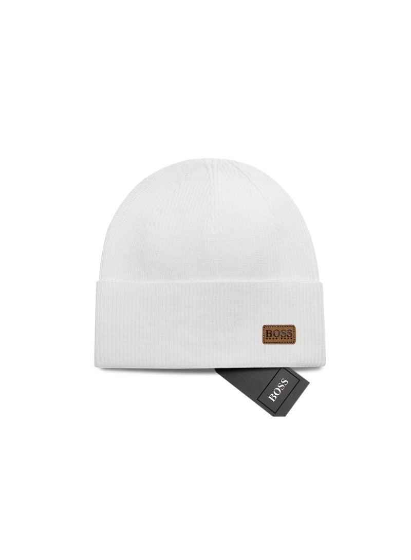 BOSS HUGO BOSS White Knitted Beanie – Featuring Leather Logo Patch and Premium Craftsmanship
