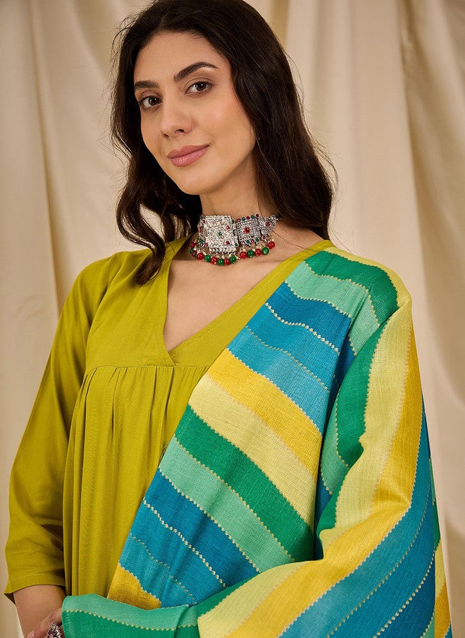 InWeave Women Solid Kurta with Palazzos and Dupatta - Image 2
