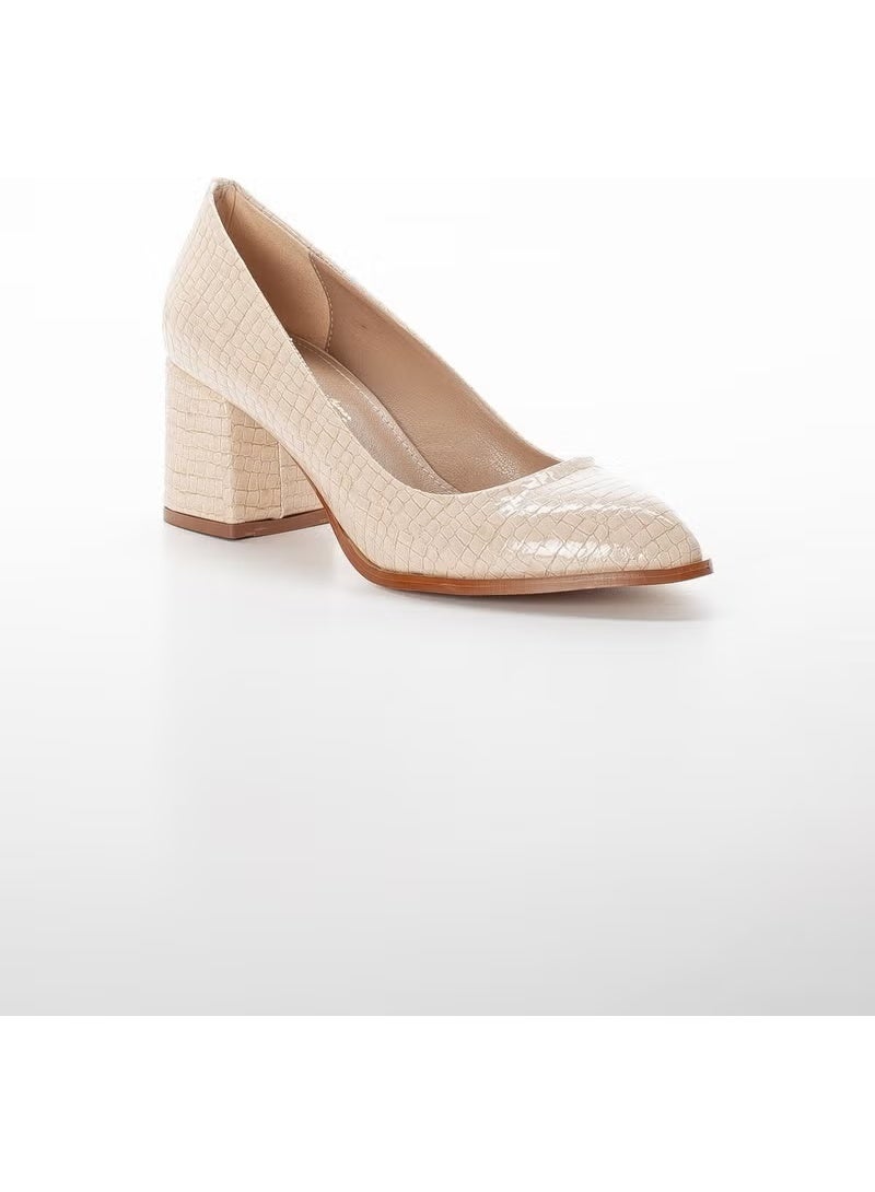Slices Shoes Large Size Crocodile Patent Leather Beige Women's Heeled Shoes - Image 4