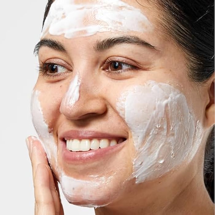 Clinique 7 Day Daily Gentle Face Exfoliator Lightweight Scrub Cream For All Skin Types | Mild Face Scrub With Silica | Exfoliating + Refining - Image 4