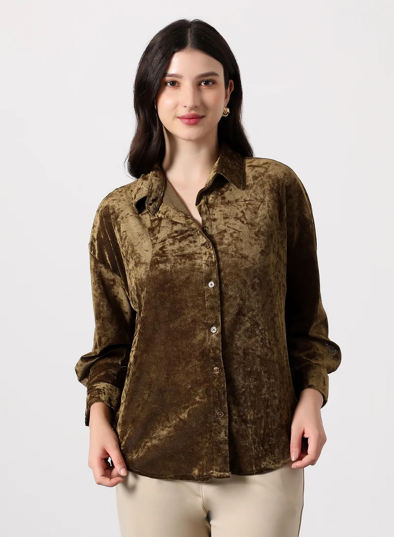 بينيا كولادا Women's Solid Velvet Oversized Shirt | Spread Collar , Long Single-Button Cuff Sleeves, Button Closure | Solid Textured | Woven Shirt For Casual & Daily Wear | Coffee Brown