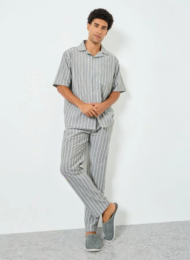 ستايلي طقم بيجاما من بنطال وقميص مخطط بقصة مريحة
