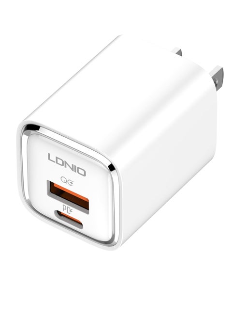 شاحن حائط سريع A2317C بمقبس الاتحاد الأوروبي مع كابل من النوع C ومنافذ USB من النوع C بقوة 30 وات - أبيض