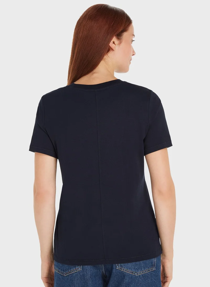 TOMMY HILFIGER Crew Neck Logo Detail T-Shirt