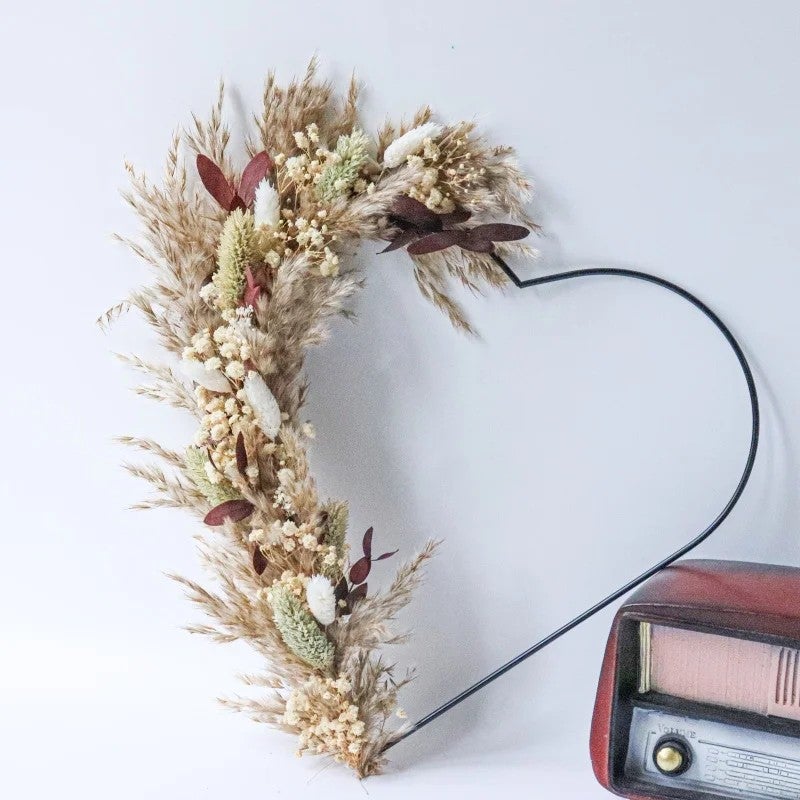 Bluejw Pampas Grass Wreath - Heart Shaped Dried Flowers, Natural Seasonal Decor for Table & Home - Image 5