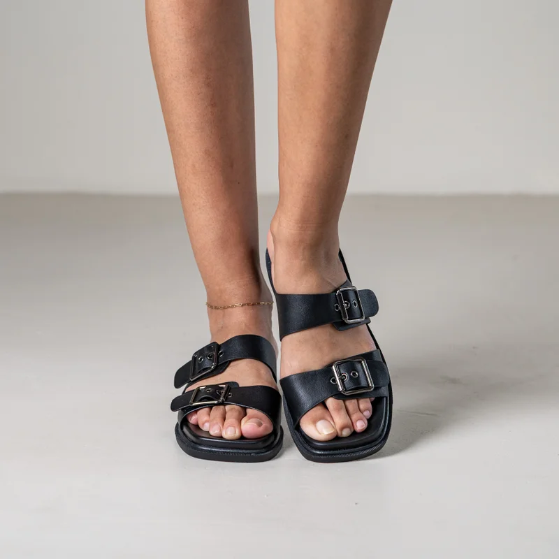 Lamaraparis BREVYN SLIDE SANDAL WITH WIDE STRAP AND METAL STUD
