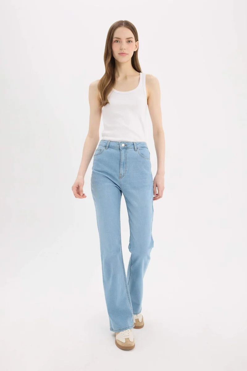 ديفاكتو Slim Flare High Waist Straight Leg Long Washed Jeans