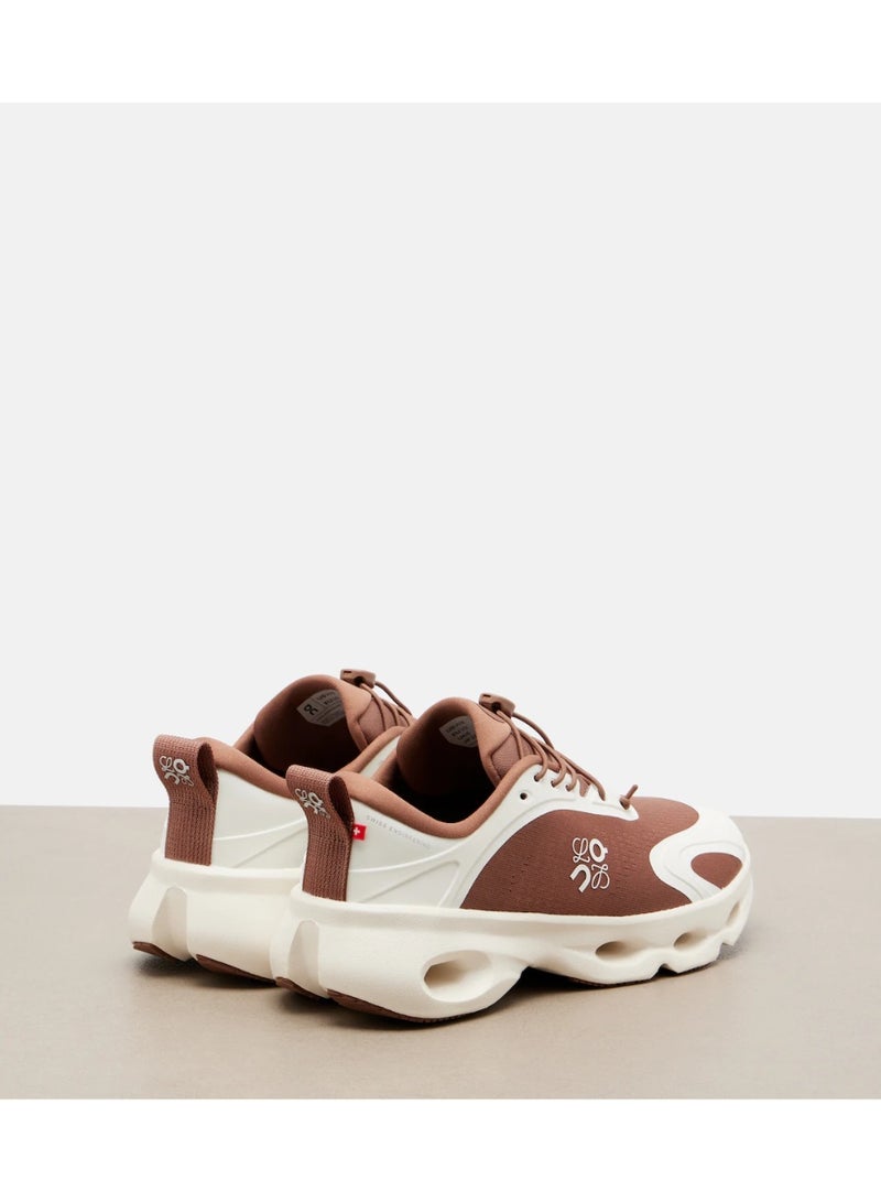 On Running LOEWE Cloudsolo Unisex Comfortable Sneakers - Brown & White - Image 2