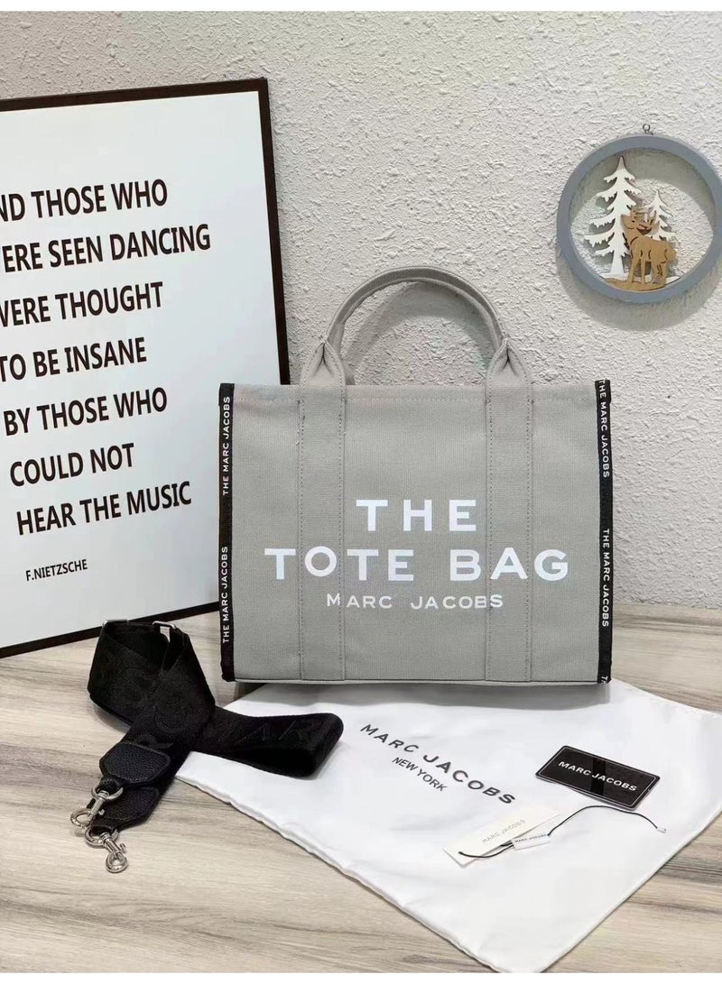 حقيبة تسوق نسائية كبيرة السعة من مارك جاكوبس