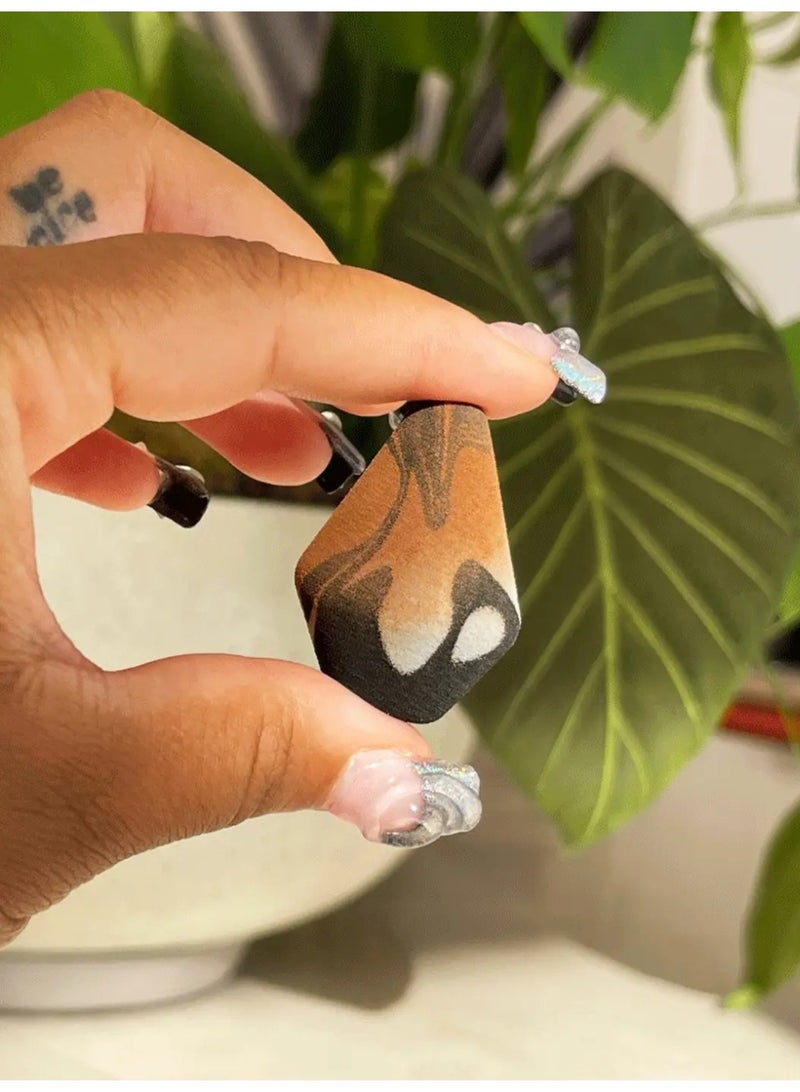 ميلك ميكب إسفنجة مكياج بريزم من ميلك ميك أب – تصميم مائل لدمج مثالي وسهل - Image 4