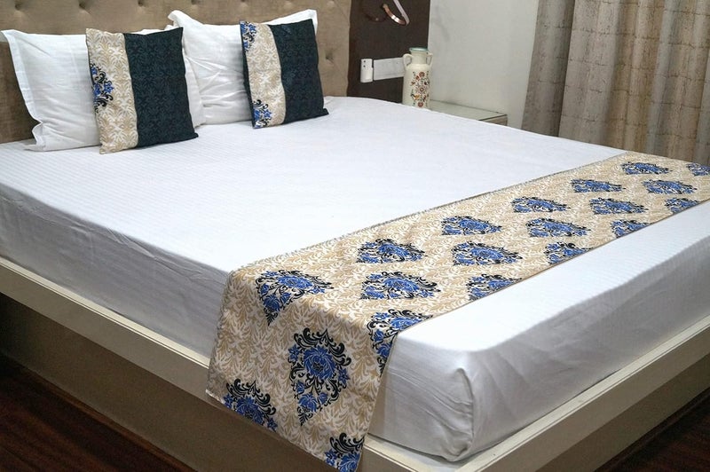 Vissage Printed Double Bed Runner with 2 Cushion Covers - Image 1