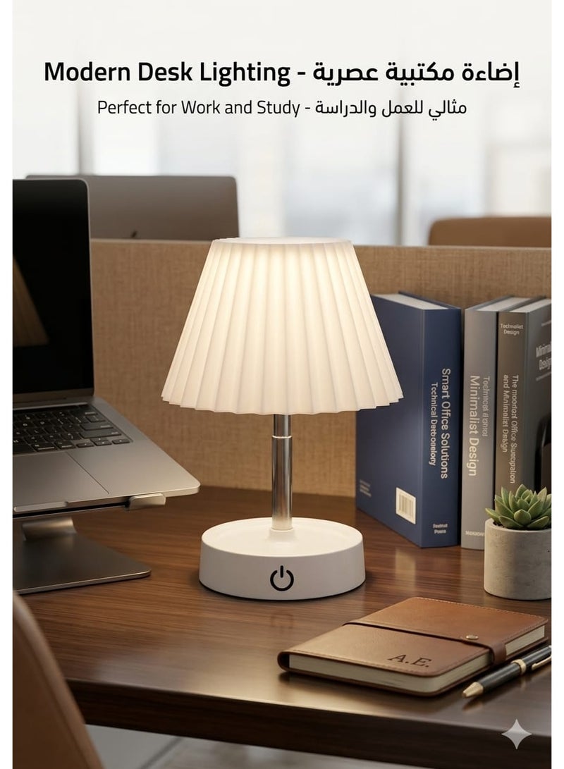 مصباح مكتبي LED بتصميم كلاسيكي مضلع - قابل لتعديل الارتفاع (رفع وخفض) - شحن USB-C وتحكم باللمس - لون أبيض.