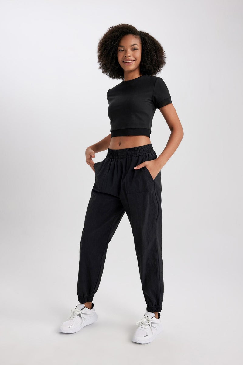Woman DeFactoFit Oversize Fit Parachute Trousers