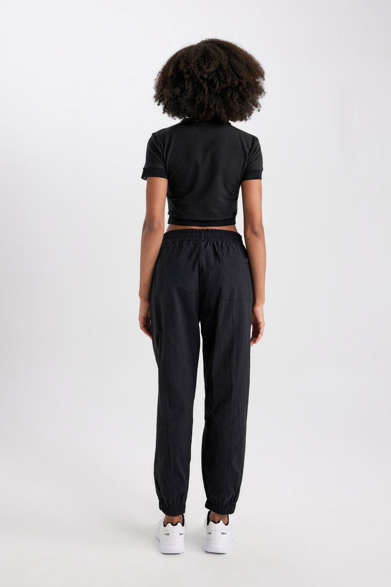Woman DeFactoFit Oversize Fit Parachute Trousers