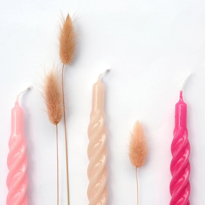 شموع “Candles with a Twist®”， مصنوعة في إيطاليا، متوفرة بـ 25 لونًا، شموع للعشاء، شموع ملتوية تحترق لمدة 5 ساعات، شموع مخروطية الشكل، مطلية، مجموعة هدايا من الشموع بدون رائحة، 6 قطع. الحجم: 2.2 × 21 سم (لون التراكوتا). - Image 4