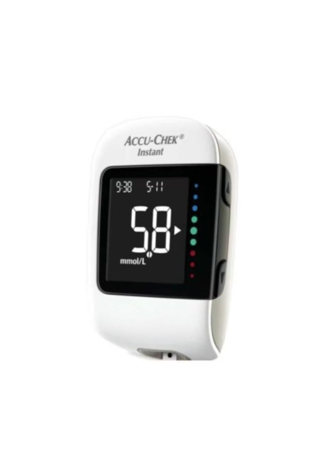 AccuChek مجموعة أكيو تشيك الفورية: جهاز قياس السكر + 50 شريط اختبار فوري + 10 شرائط اختبار فورية مجانية + قلم + 10 إبر وخز + بطارية + حقيبة حمل - Image 3