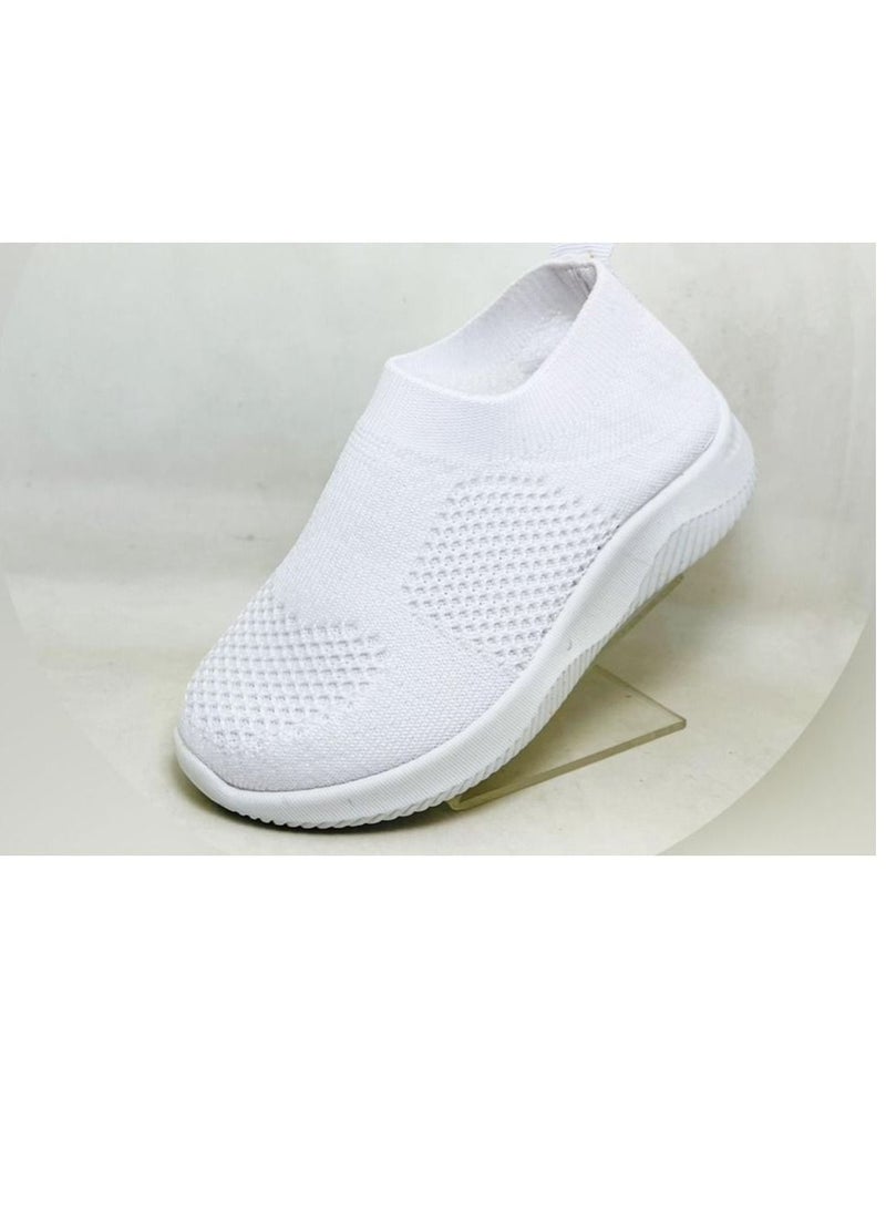 STC School shoes white