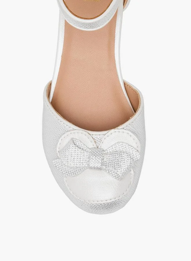 Disney White Girls Minnie Mouse Applique School Shoes for Women | Best Price UAE
