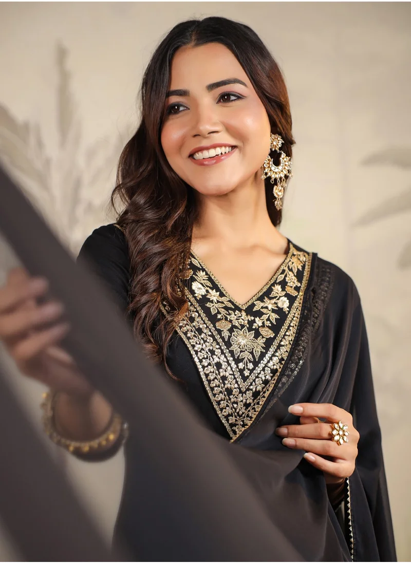 كولابا Black Rayon Embroidred V-Neck Kurta 3Pc Set