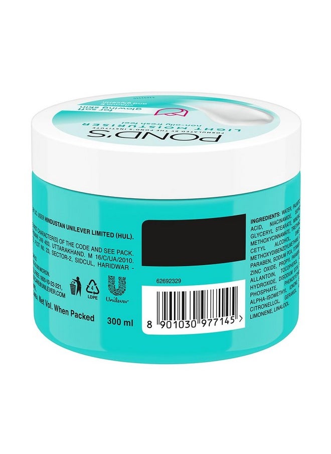 Light Moisturiser Non-Oily Fresh Feel With Vitamin E + Glycerine 300Ml - pzsku/Z635FA9A5779C5DD6F70CZ/45/_/1735816758/ea107f00-1aaf-4c9e-9542-7542a1d07024