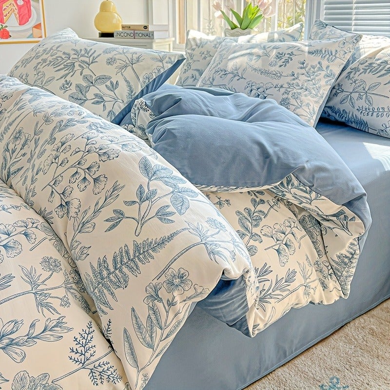 3pcs Soft and Comfortable Minimalist Style Small Floral Print Duvet Cover Set, Includes 1 Duvet Cover + 2 Pillowcases. Suitable for Bedrooms, Dorms, Guest Rooms. Washed Print Process. Machine Washable - Image 1
