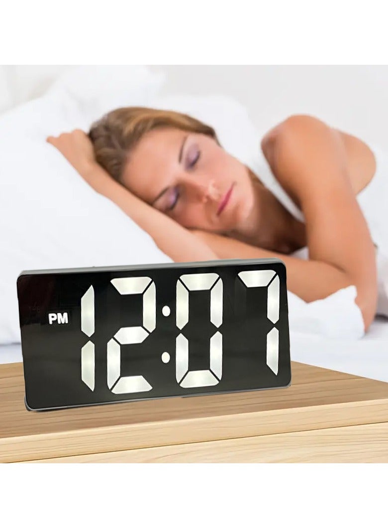 ماكدو ساعة رقمية لغرفة النوم وغرفة المعيشة - ساعة منبه بشاشة كبيرة 15 بوصة مربعة مع التاريخ ودرجة الحرارة، بتنسيق 12/24 ساعة، وظيفة الغفوة، منبهان، لون أبيض - Image 5