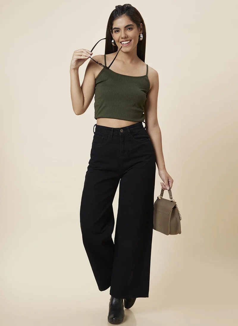 جلو باص جينز نسائي جلوبس بقصة واسعة وخصر متوسط